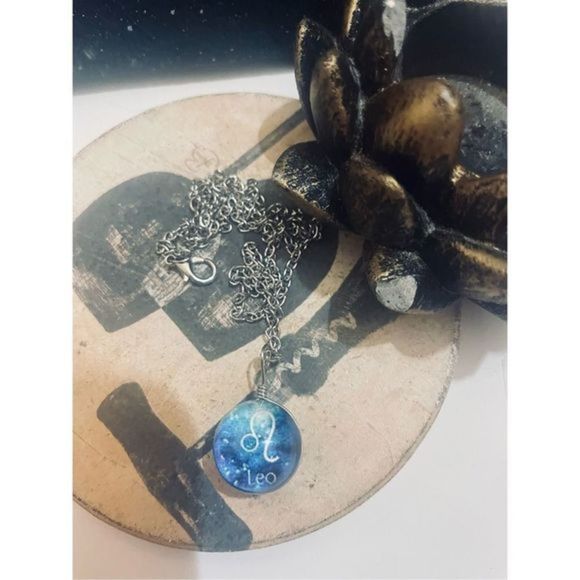Leo BLUE GLOBE ZODIAC STAR SIGN HOROSCOPE NECKLACE - Picture 3 of 8